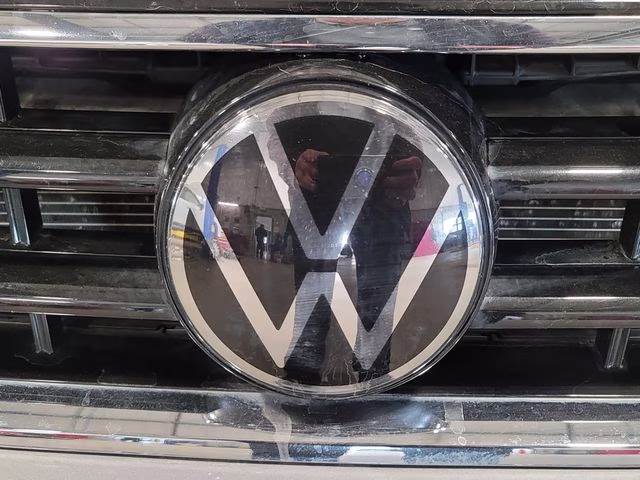 2023 Silver Metallic Volkswagen Tiguan 2.0T SE R-Line Black AWD SUV