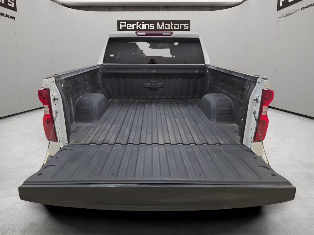 2025 Summit White Chevrolet Silverado 1500 LT 4X4 Truck