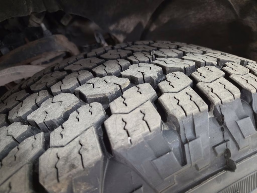 2025 Summit White Chevrolet Silverado 1500 LT 4X4 Truck