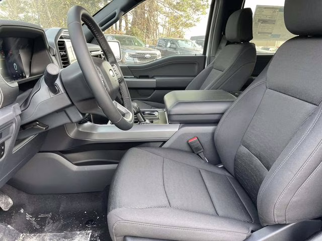 2026 Oxford White Ford F-150 XLT 4X4 Truck