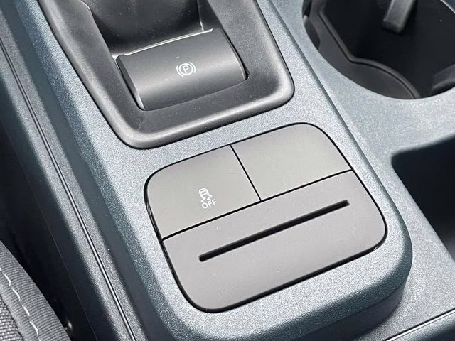 2026 White Metallic Ford Maverick XL FWD Truck