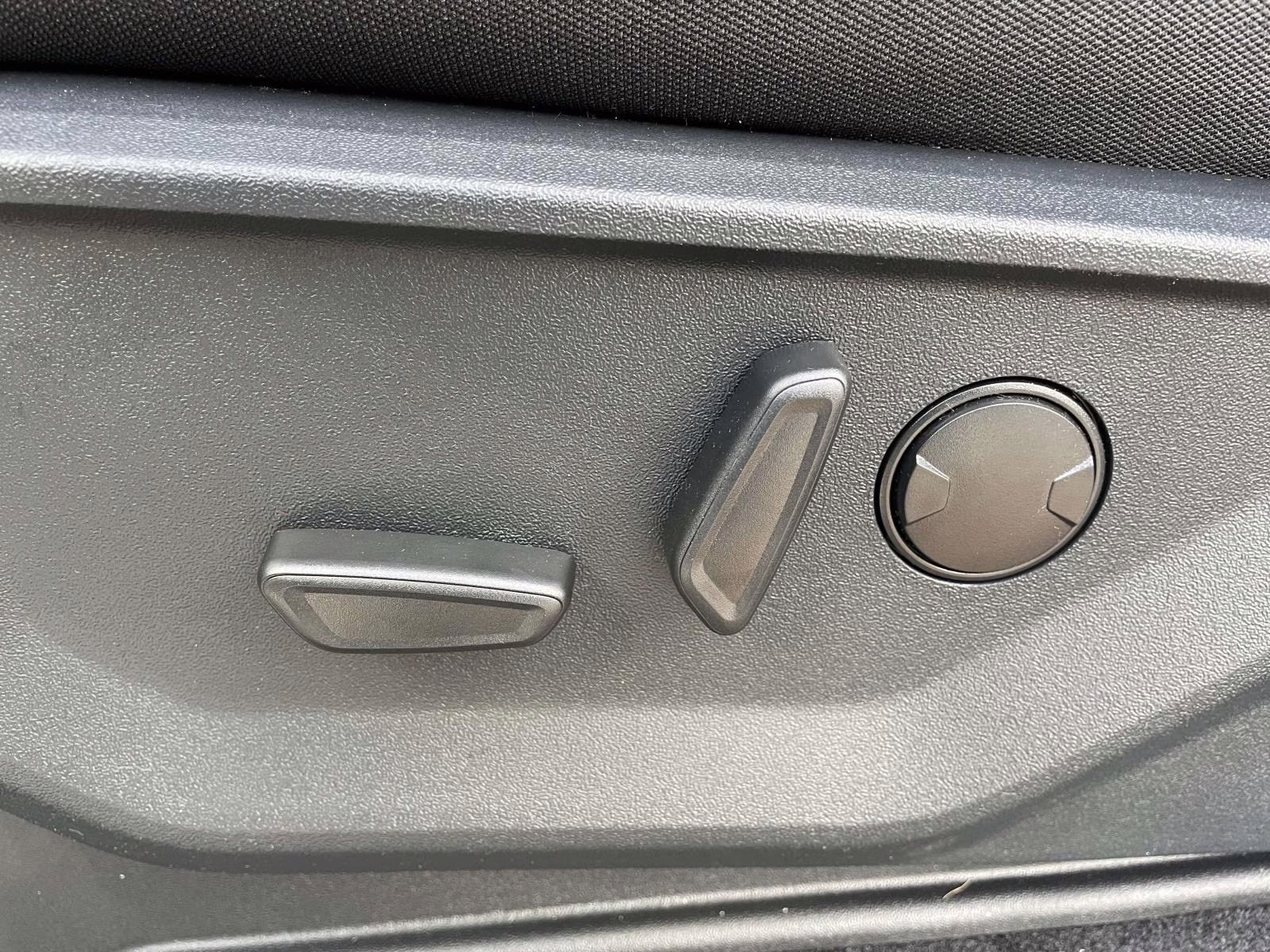 2026 Oxford White Ford F-150 XLT 4X4 Truck