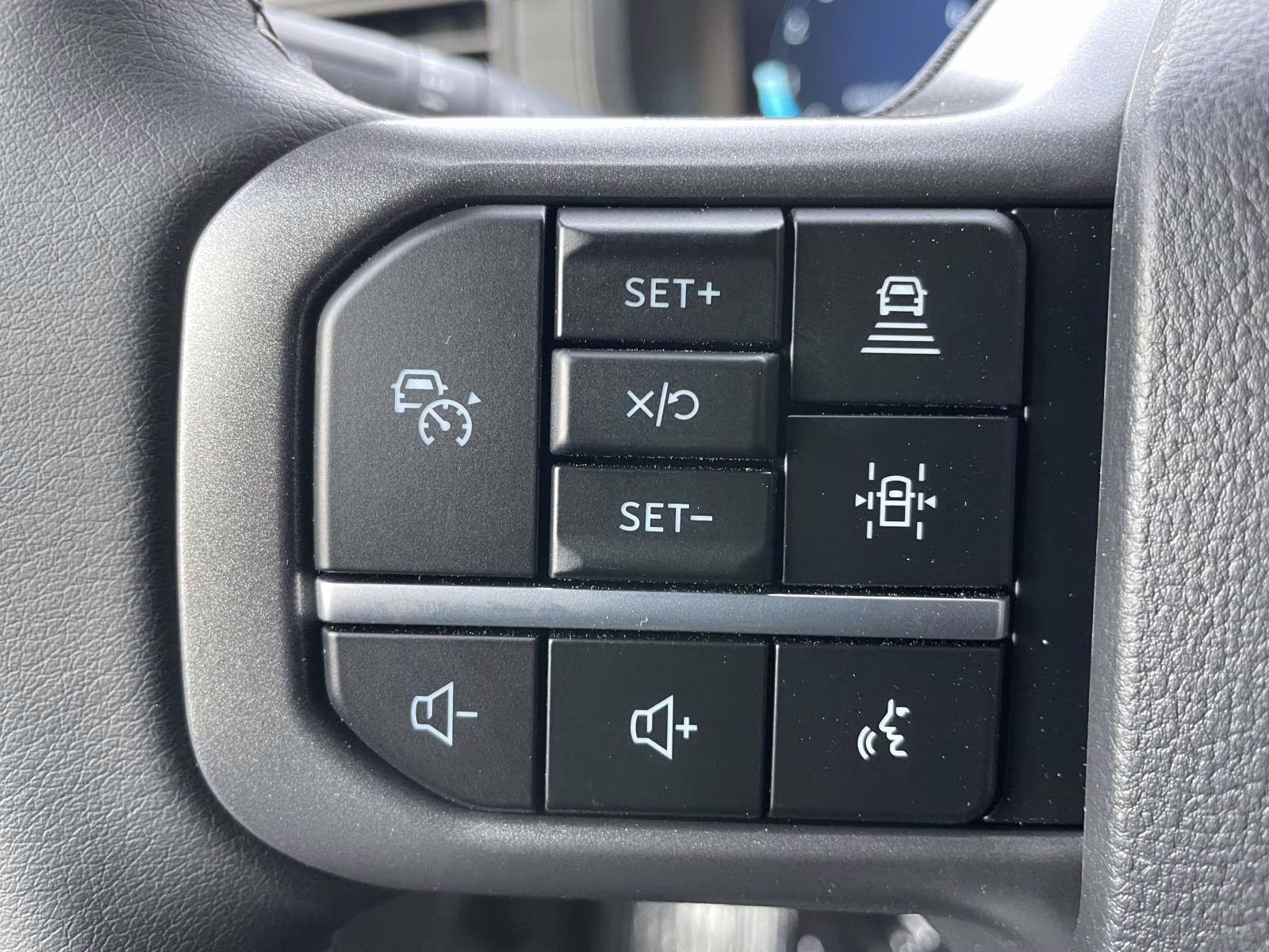 2026 Oxford White Ford F-150 XLT 4X4 Truck