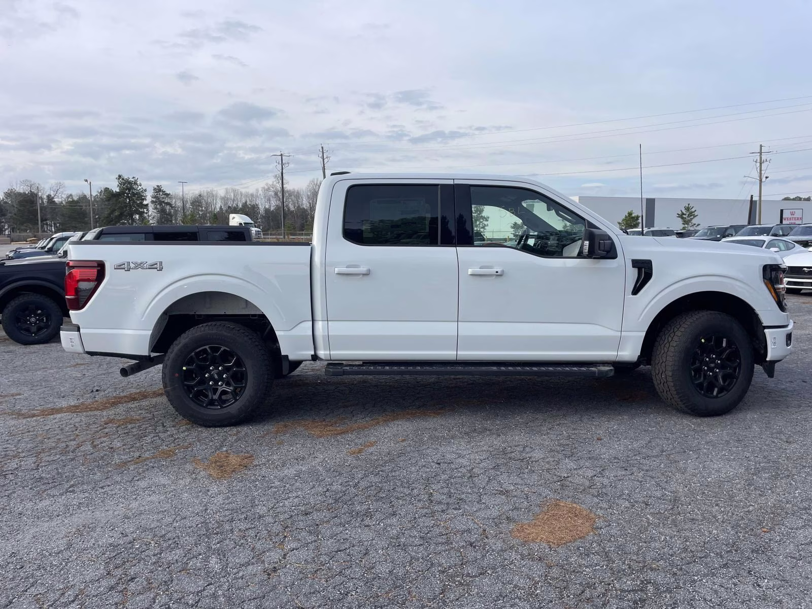 2026 Oxford White Ford F-150 XLT 4X4 Truck