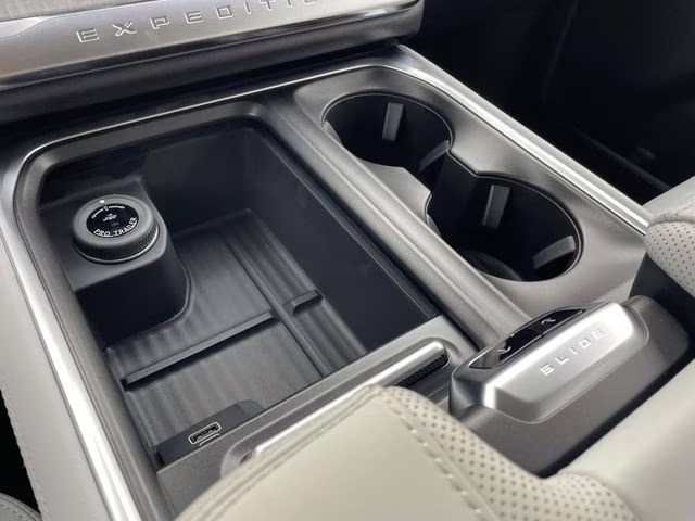 2026 Black Metallic Ford Expedition Max Platinum 4X4 SUV