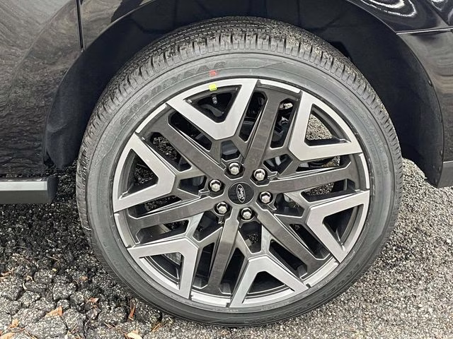 2026 Black Metallic Ford Expedition Max Platinum 4X4 SUV