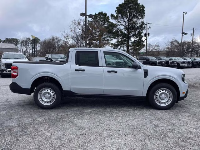 2026 White Metallic Ford Maverick XL FWD Truck