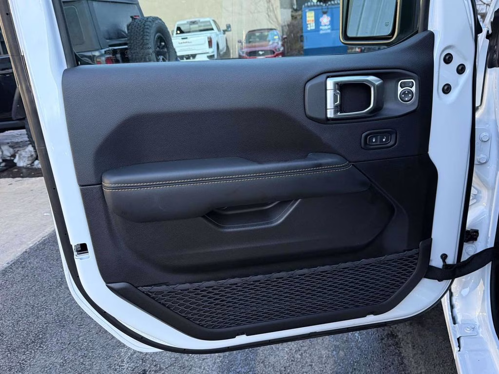 2026 Bright White Clearcoat Jeep Gladiator Sahara 4X4 Truck