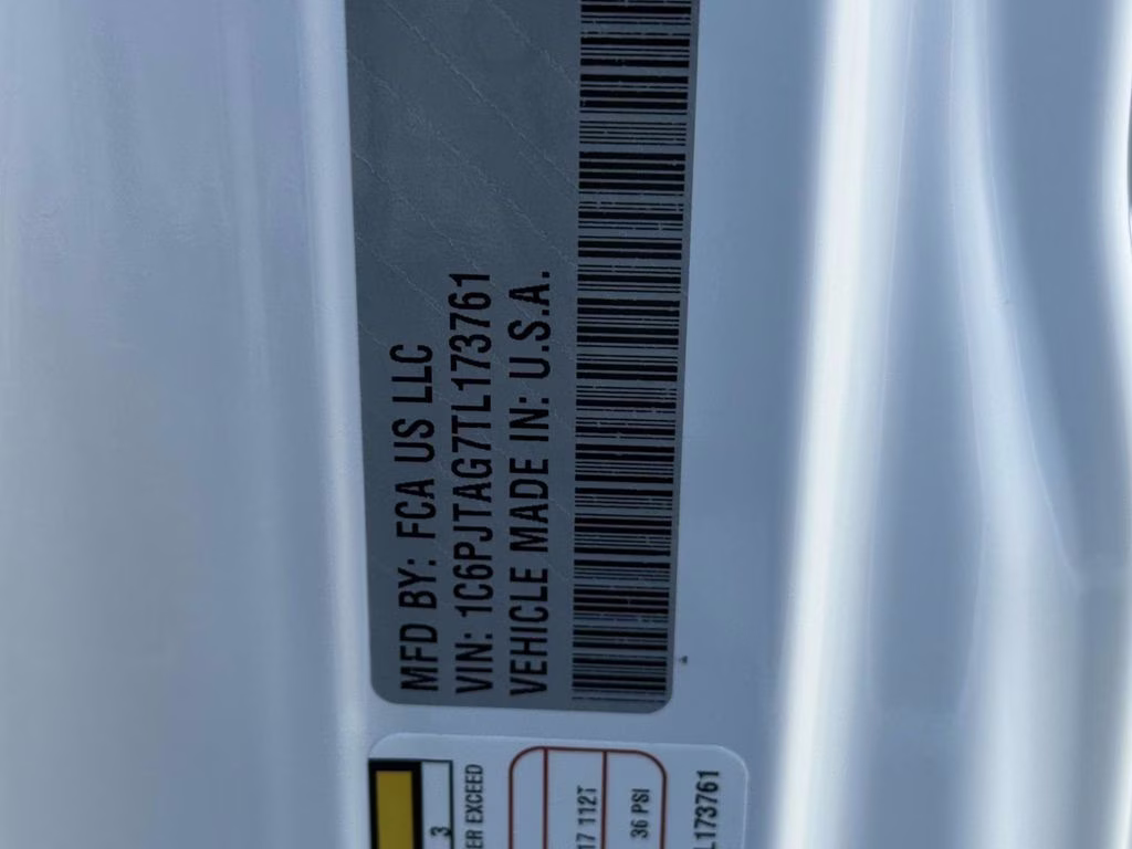 2026 Bright White Clearcoat Jeep Gladiator Sahara 4X4 Truck