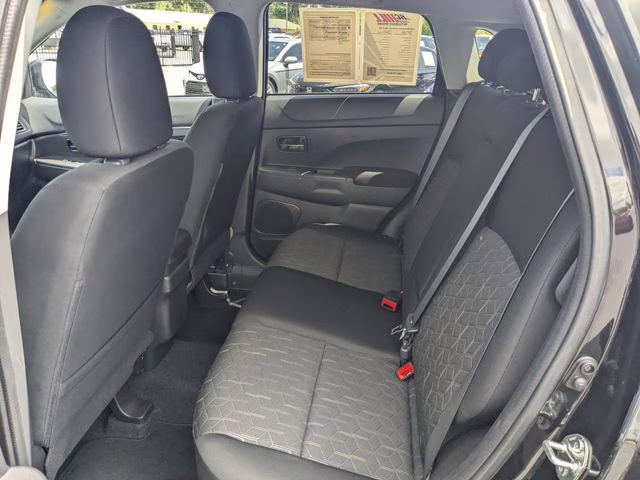 2025 Labrador Black Pearl Mitsubishi Outlander Sport 2.0 ES 4X4 SUV