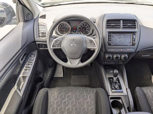 2025 Labrador Black Pearl Mitsubishi Outlander Sport 2.0 ES 4X4 SUV