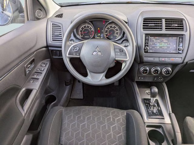 2025 Labrador Black Pearl Mitsubishi Outlander Sport 2.0 ES 4X4 SUV