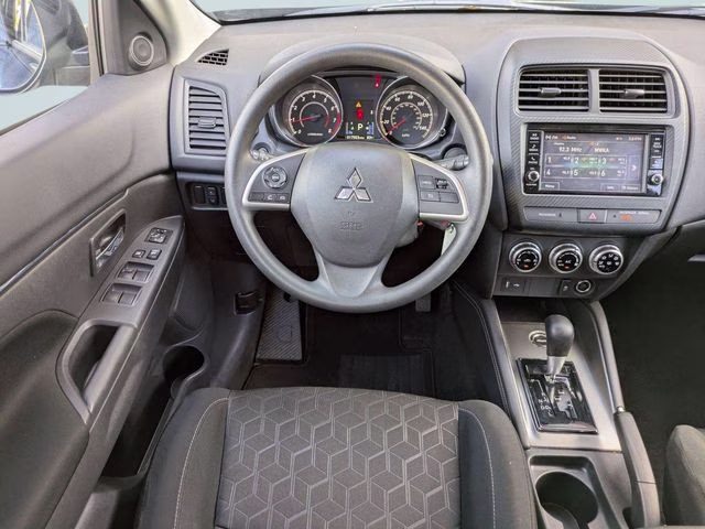 2025 Labrador Black Pearl Mitsubishi Outlander Sport 2.0 ES 4X4 SUV