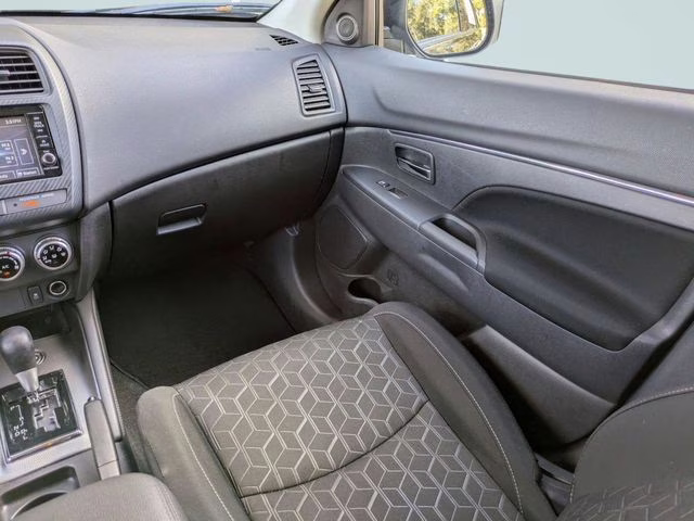 2025 Labrador Black Pearl Mitsubishi Outlander Sport 2.0 ES 4X4 SUV