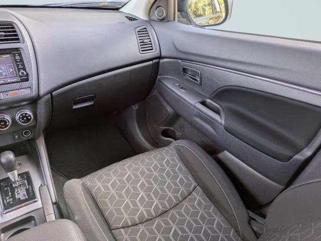 2025 Labrador Black Pearl Mitsubishi Outlander Sport 2.0 ES 4X4 SUV