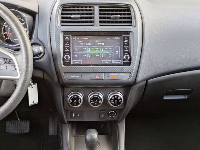 2025 Labrador Black Pearl Mitsubishi Outlander Sport 2.0 ES 4X4 SUV