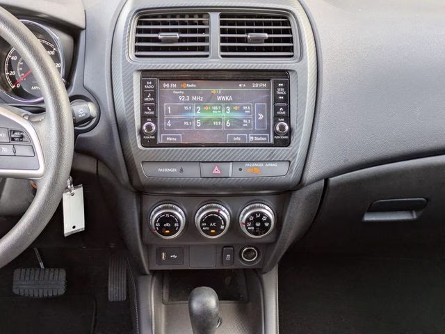 2025 Labrador Black Pearl Mitsubishi Outlander Sport 2.0 ES 4X4 SUV
