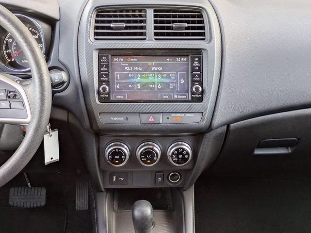 2025 Labrador Black Pearl Mitsubishi Outlander Sport 2.0 ES 4X4 SUV