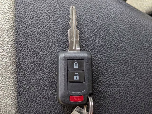 2025 Labrador Black Pearl Mitsubishi Outlander Sport 2.0 ES 4X4 SUV