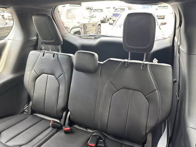 2026 Bright White Clearcoat Chrysler Pacifica Select FWD Van