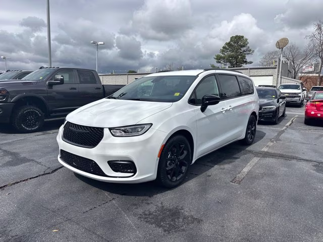 2026 Bright White Clearcoat Chrysler Pacifica Select FWD Van