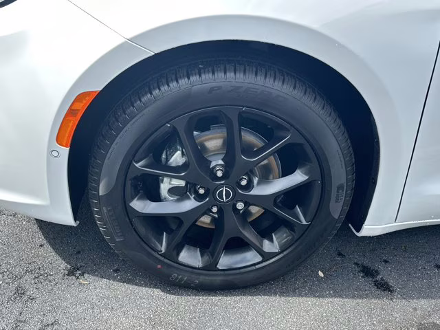 2026 Bright White Clearcoat Chrysler Pacifica Select FWD Van