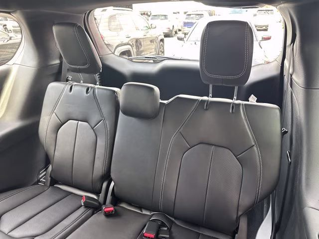 2026 Bright White Clearcoat Chrysler Pacifica Select FWD Van