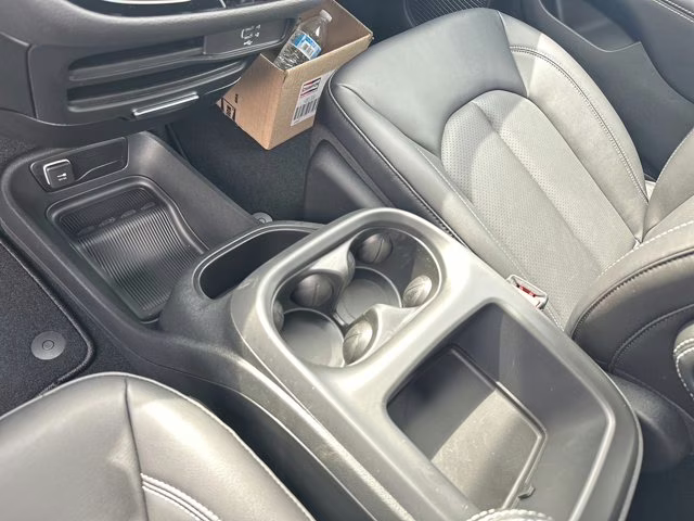 2026 Bright White Clearcoat Chrysler Pacifica Select FWD Van