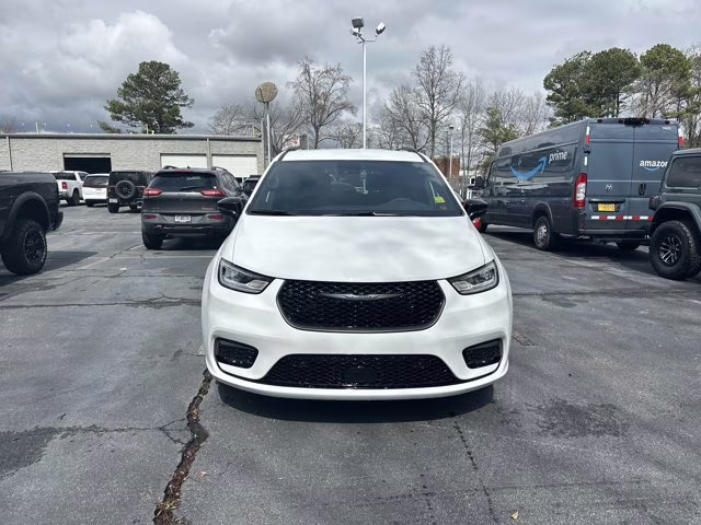 2026 Bright White Clearcoat Chrysler Pacifica Select FWD Van