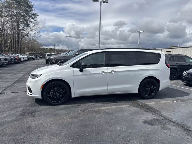 2026 Bright White Clearcoat Chrysler Pacifica Select FWD Van