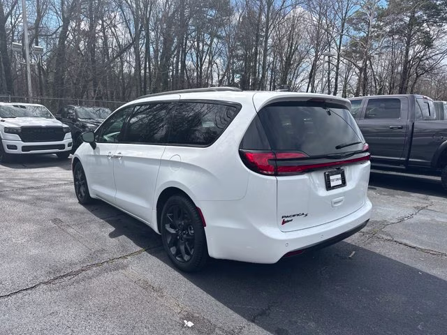 2026 Bright White Clearcoat Chrysler Pacifica Select FWD Van