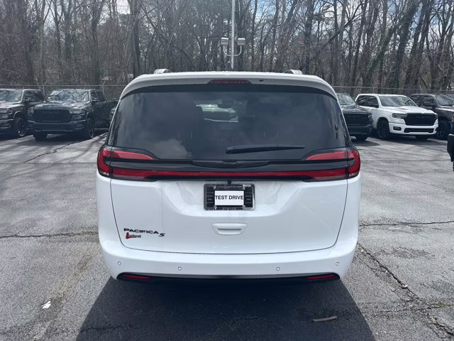 2026 Bright White Clearcoat Chrysler Pacifica Select FWD Van