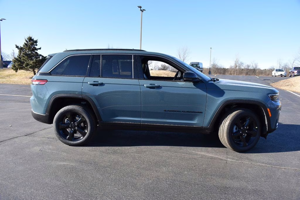 2026 Steel Blue Jeep Grand Cherokee Limited 4X4 SUV