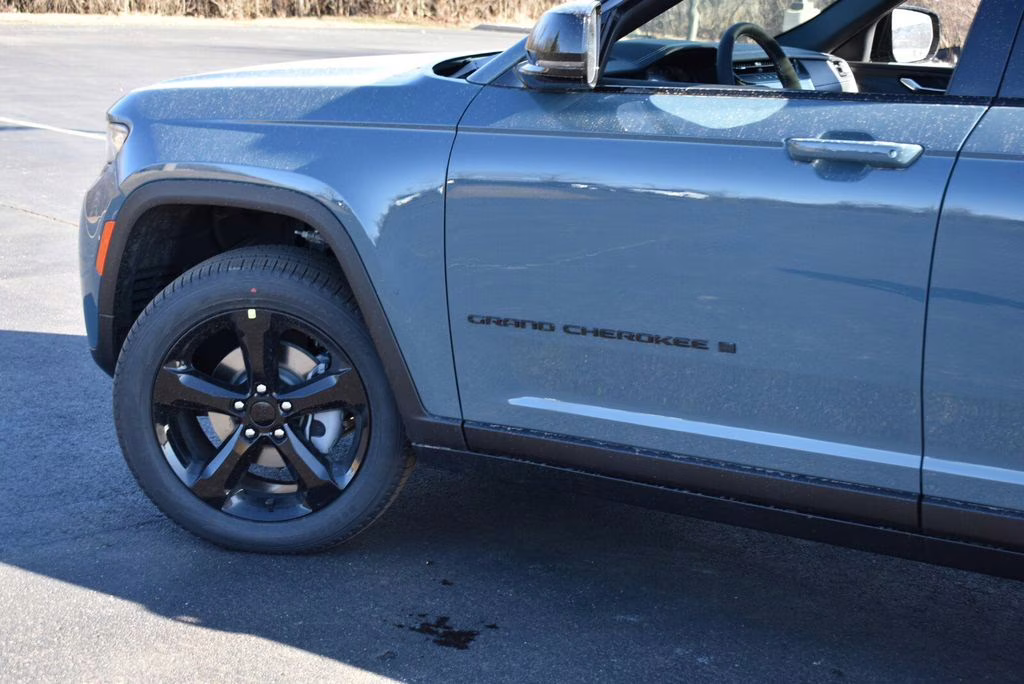 2026 Steel Blue Jeep Grand Cherokee Limited 4X4 SUV