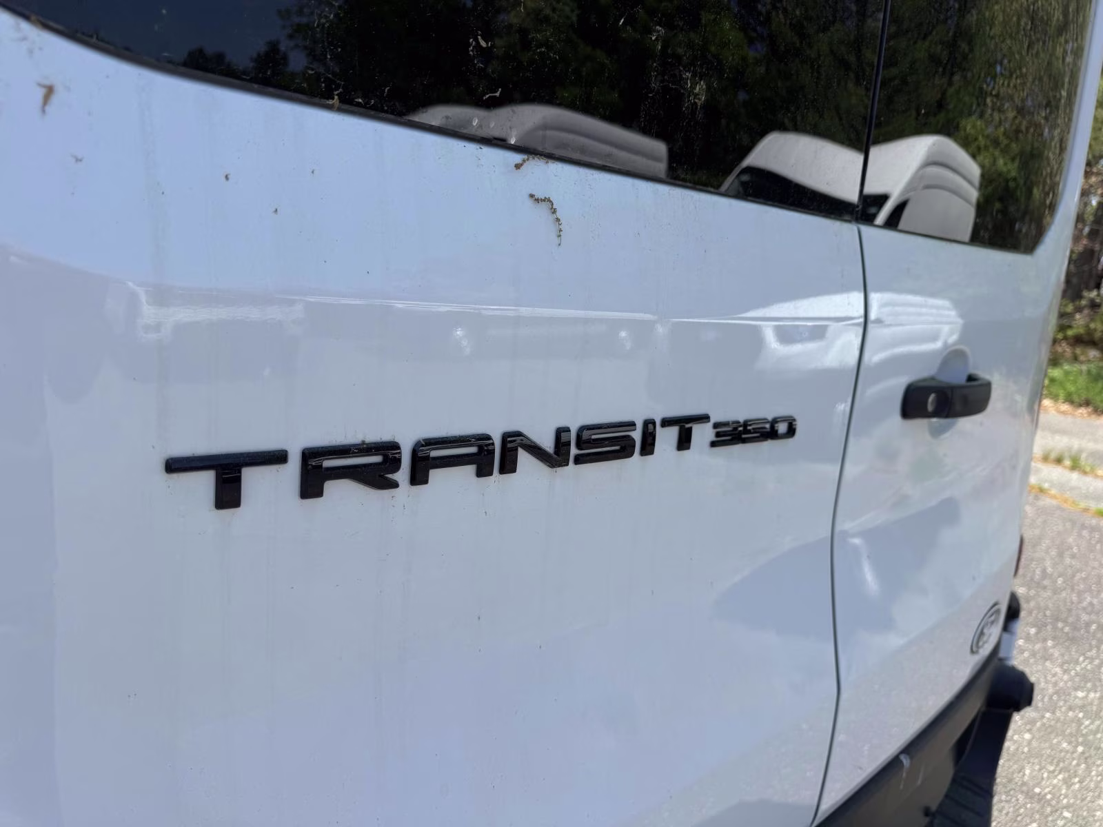 2026 Oxford White Ford Transit Passenger Wagon T-350 148 Med Roof XL RWD RWD Van