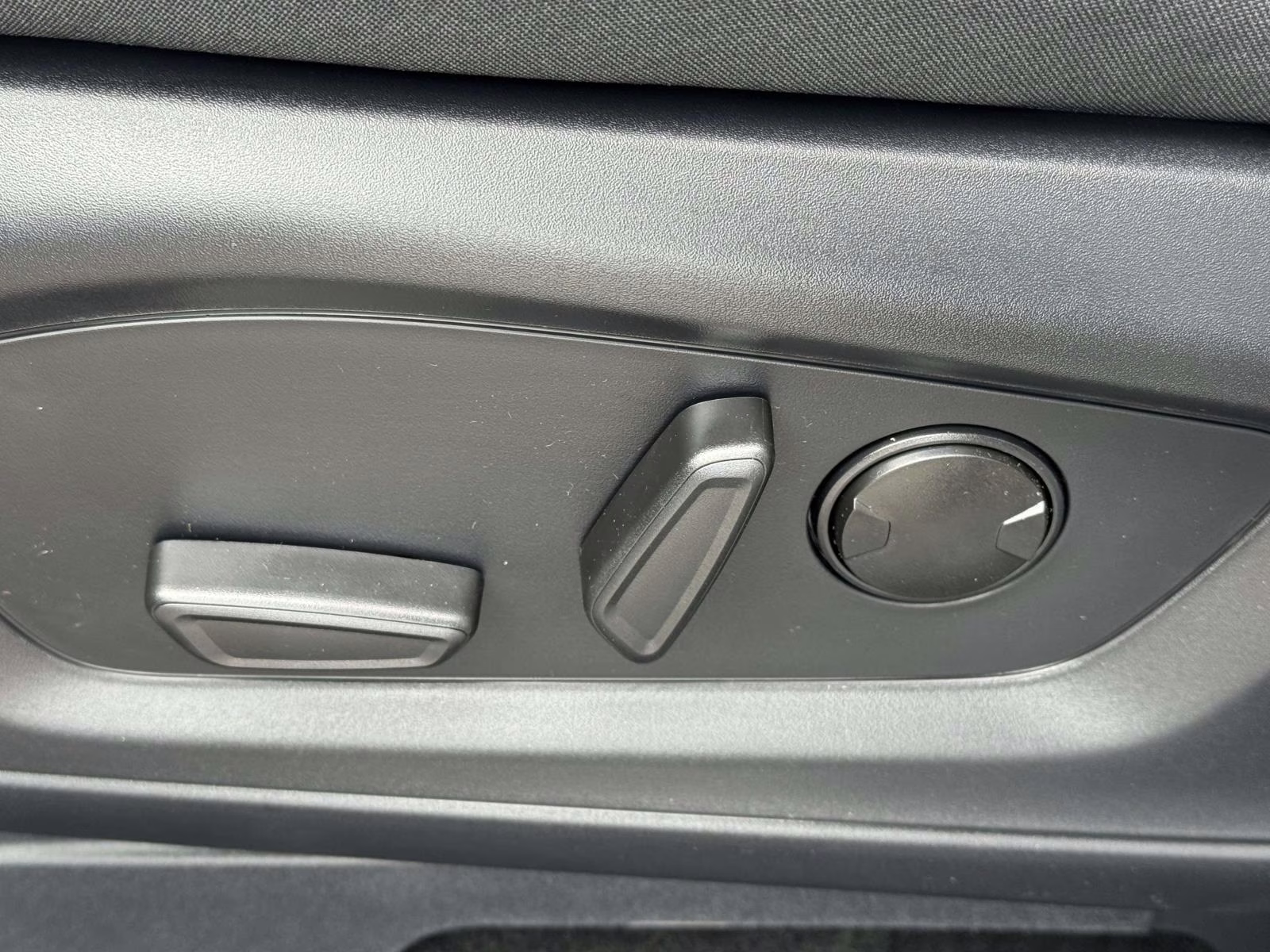 2026 Agate Black Metallic Ford Explorer Active w/200A Pkg 4WD 4X4 SUV