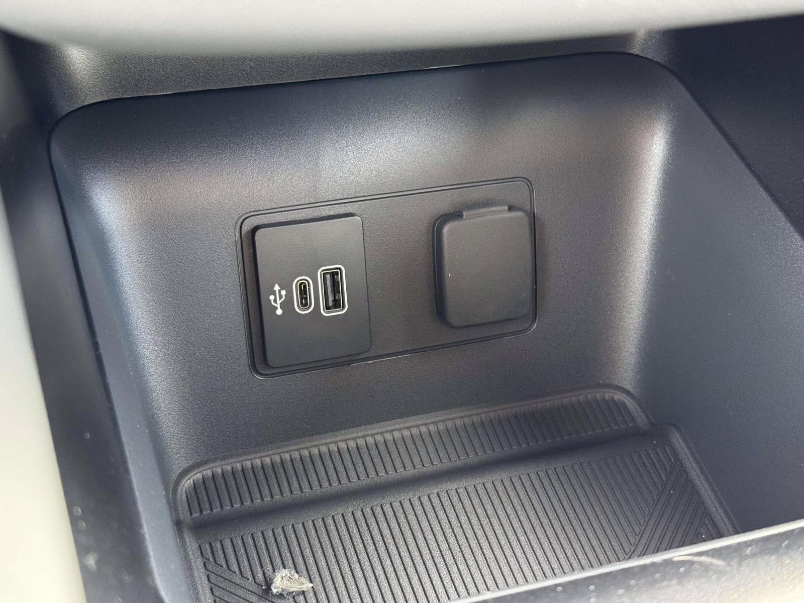 2026 Agate Black Metallic Ford Explorer Active w/200A Pkg 4WD 4X4 SUV