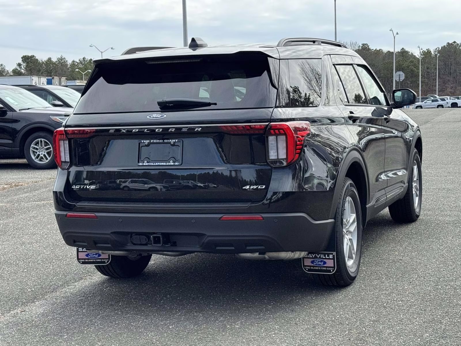 2026 Agate Black Metallic Ford Explorer Active w/200A Pkg 4WD 4X4 SUV