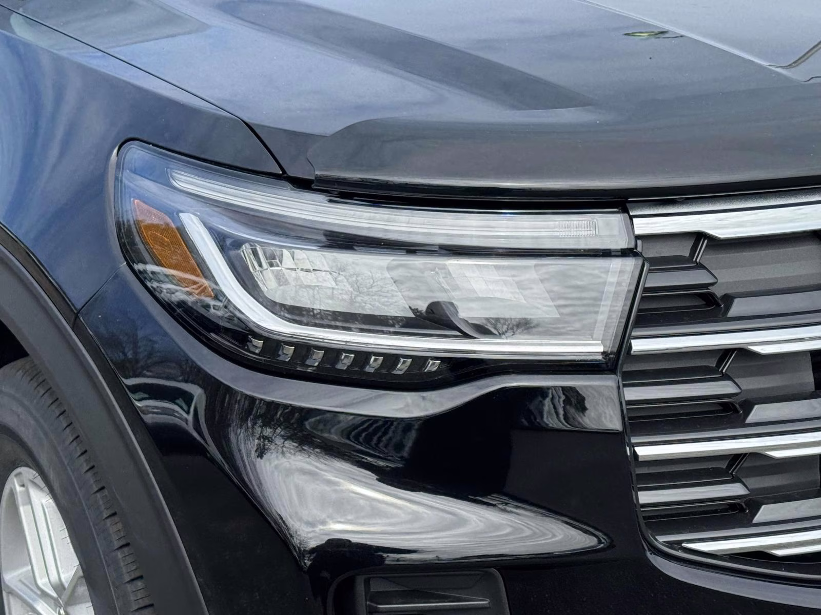 2026 Agate Black Metallic Ford Explorer Active w/200A Pkg 4WD 4X4 SUV