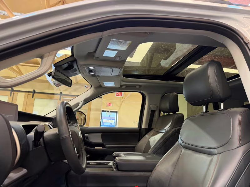 2025 White Ford Expedition Max Active Sport Utility 4D 4X4 SUV