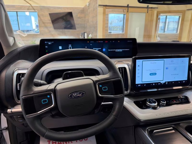 2025 White Ford Expedition Max Active Sport Utility 4D 4X4 SUV