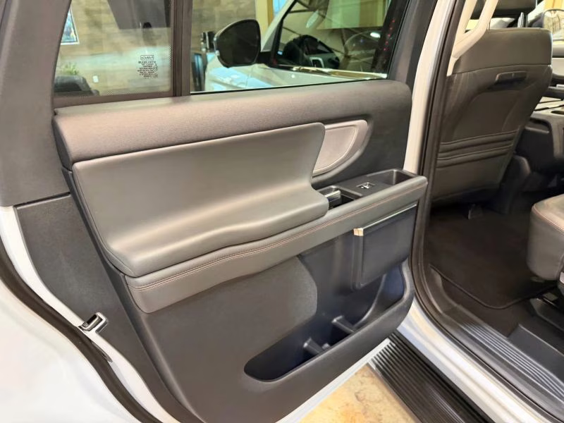 2025 White Ford Expedition Max Active Sport Utility 4D 4X4 SUV