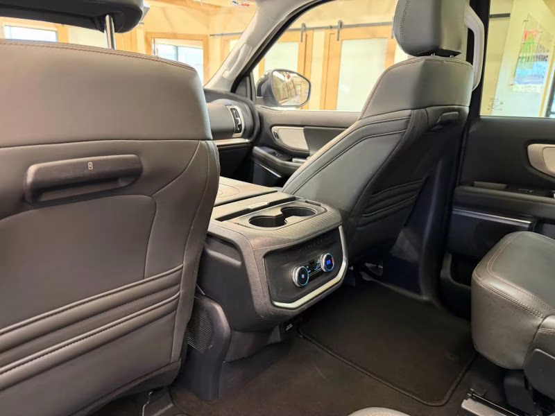 2025 White Ford Expedition Max Active Sport Utility 4D 4X4 SUV