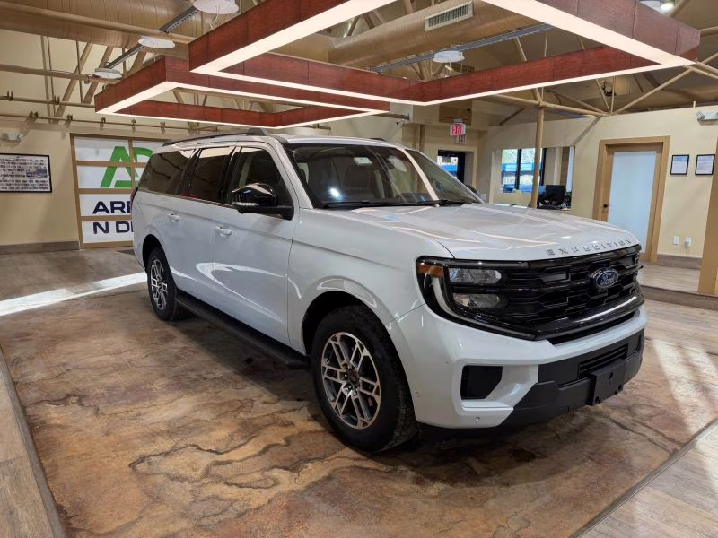 2025 White Ford Expedition Max Active Sport Utility 4D 4X4 SUV