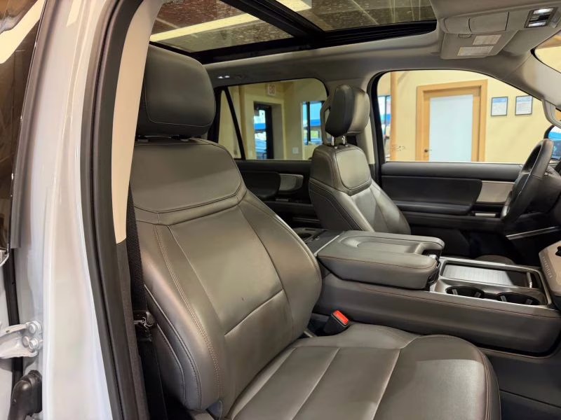 2025 White Ford Expedition Max Active Sport Utility 4D 4X4 SUV