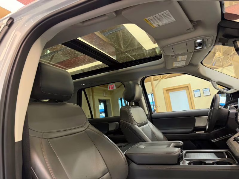 2025 White Ford Expedition Max Active Sport Utility 4D 4X4 SUV