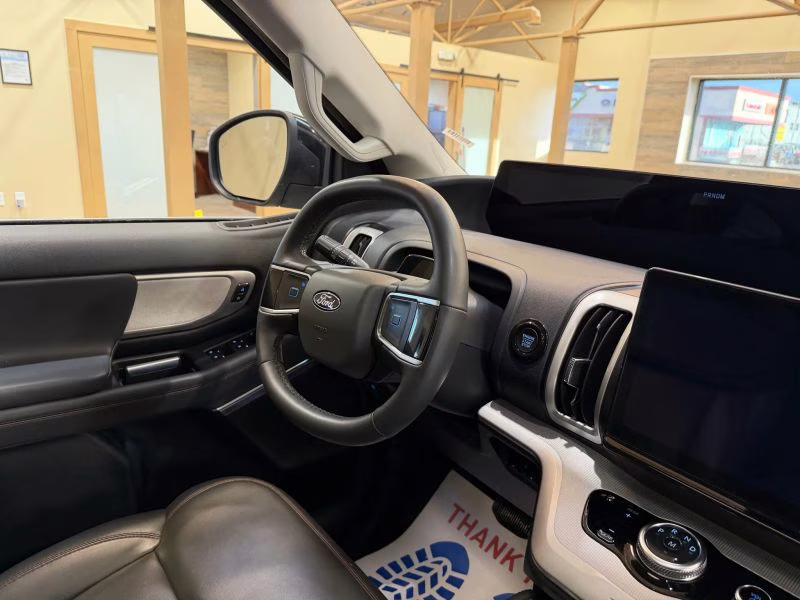 2025 White Ford Expedition Max Active Sport Utility 4D 4X4 SUV