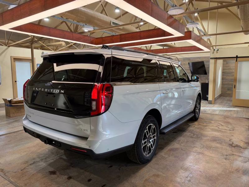 2025 White Ford Expedition Max Active Sport Utility 4D 4X4 SUV
