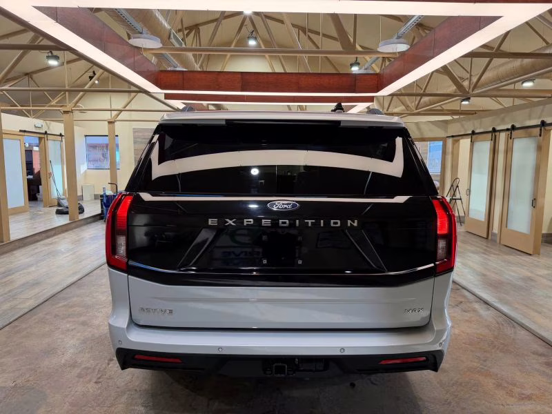 2025 White Ford Expedition Max Active Sport Utility 4D 4X4 SUV