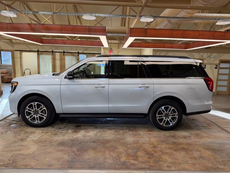 2025 White Ford Expedition Max Active Sport Utility 4D 4X4 SUV